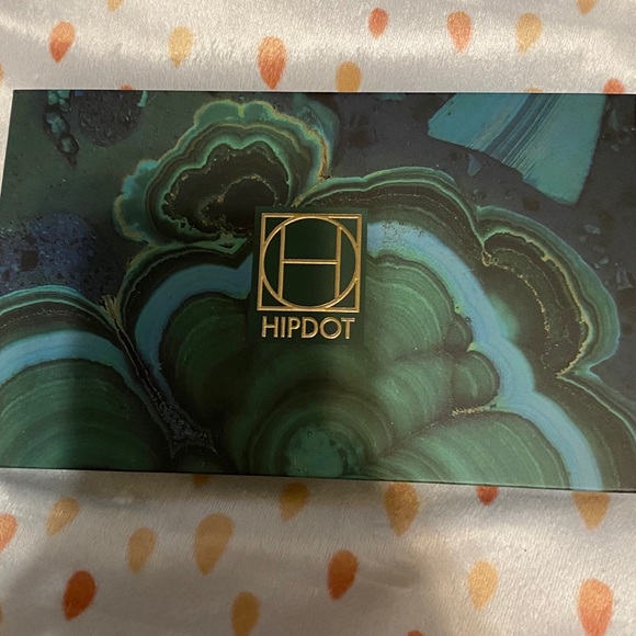 Hipdot eye shadow pallet - Picture 2 of 4